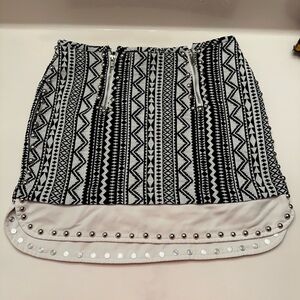 C. Luce Geometric Black and White Mini Skirt